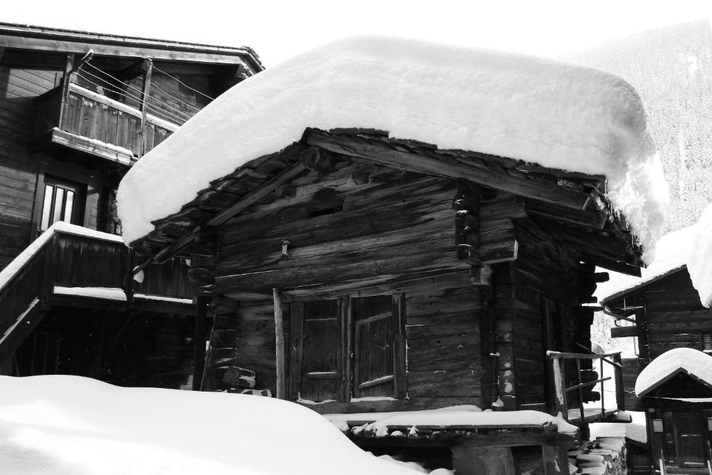 Petersgrat Hotel Kippel ภายนอก รูปภาพ
