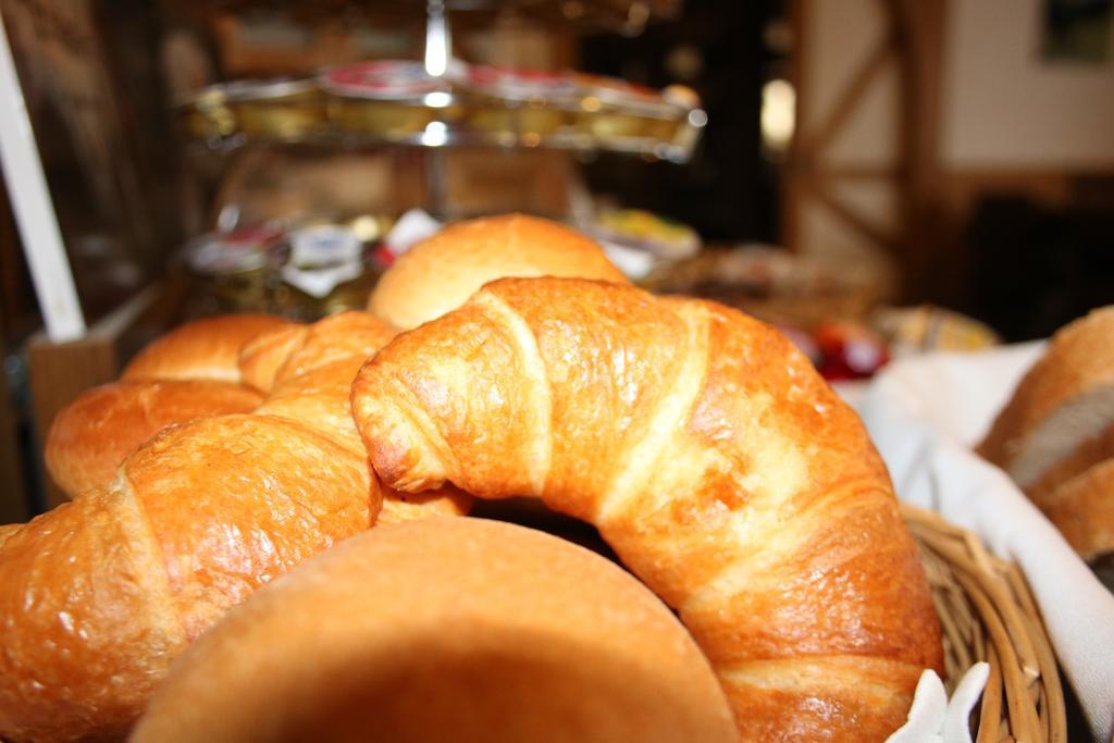 Petersgrat Hotel Kippel ภายนอก รูปภาพ